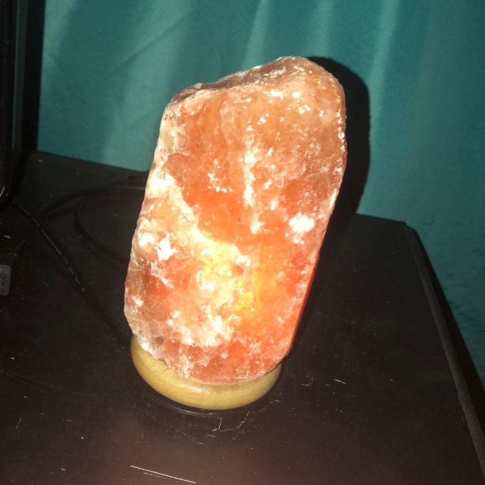 Himalayan salt rock lamp
